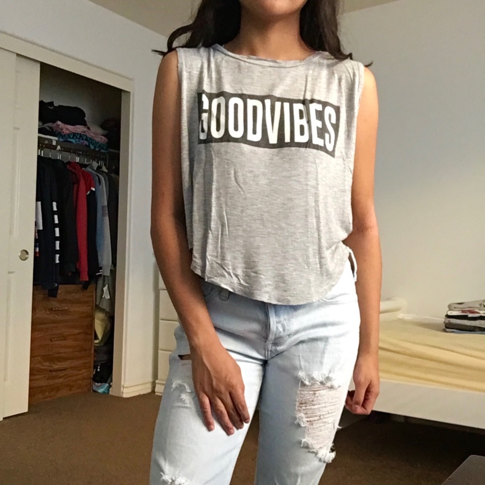 Good vibes muscle tee